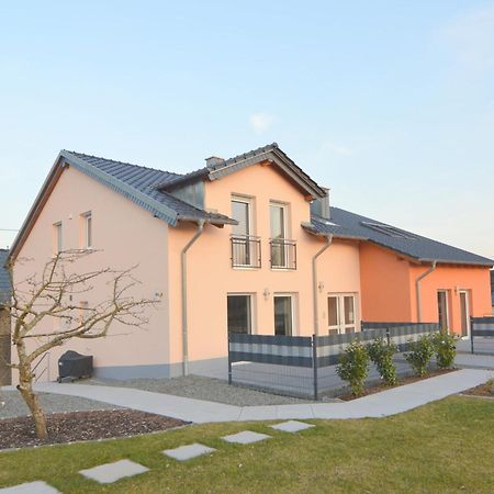 Lovely Modern Apartment With Private Terrace Ellscheid 외부 사진