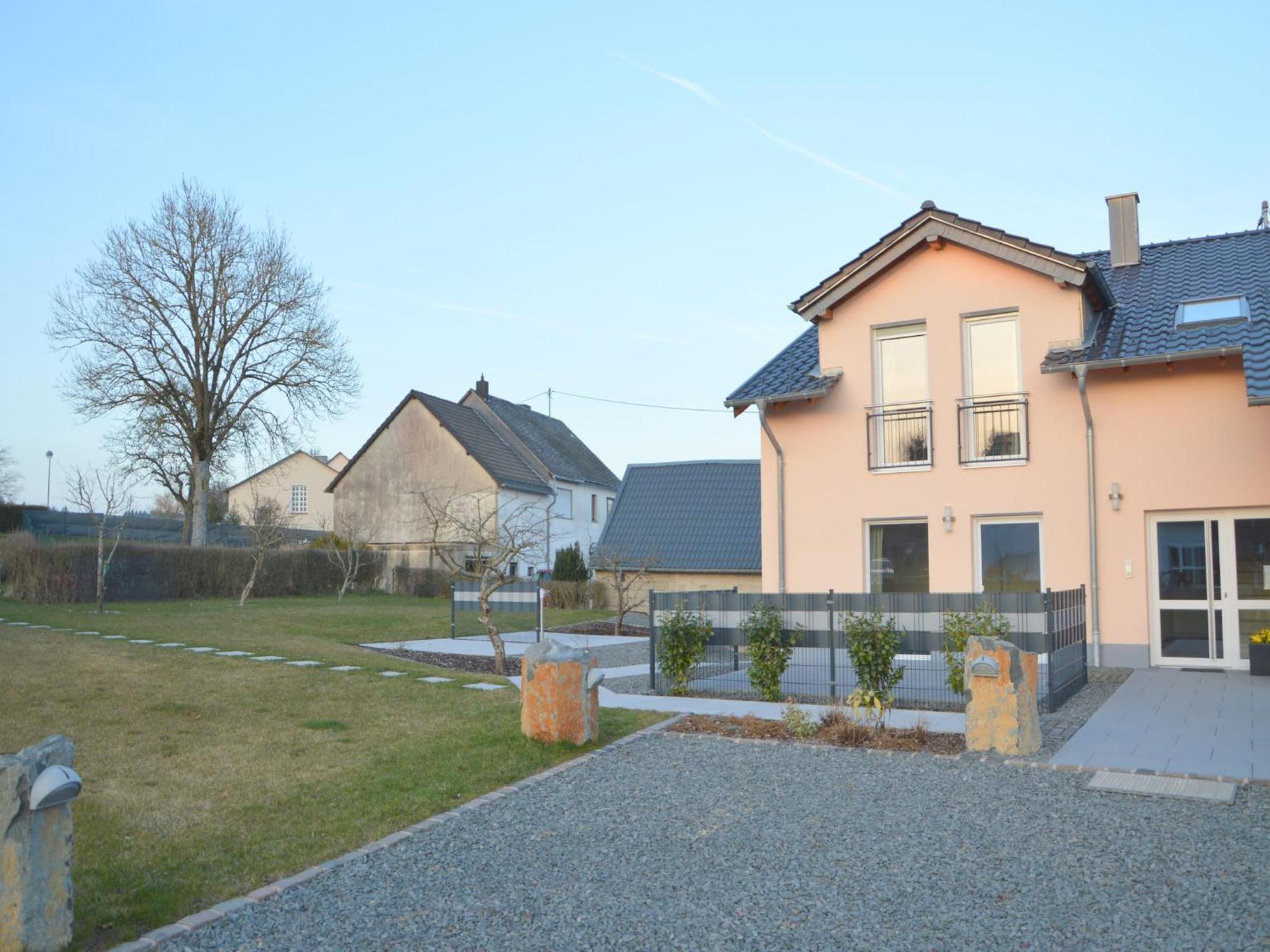 Lovely Modern Apartment With Private Terrace Ellscheid 외부 사진